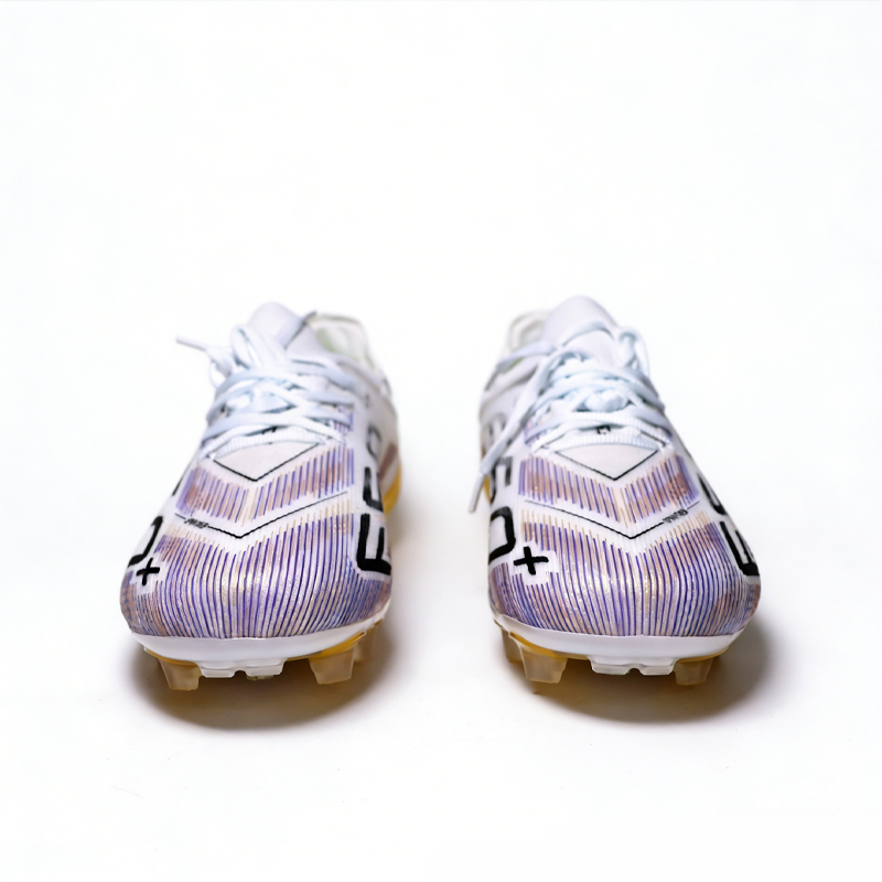 T38 Lace-up Mens Soccer Shoes  - огляд і ціна Sports Equipment For Boys