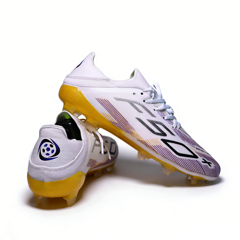 T38 Lace-up Mens Soccer Shoes  - огляд і ціна Sports Equipment For Boys